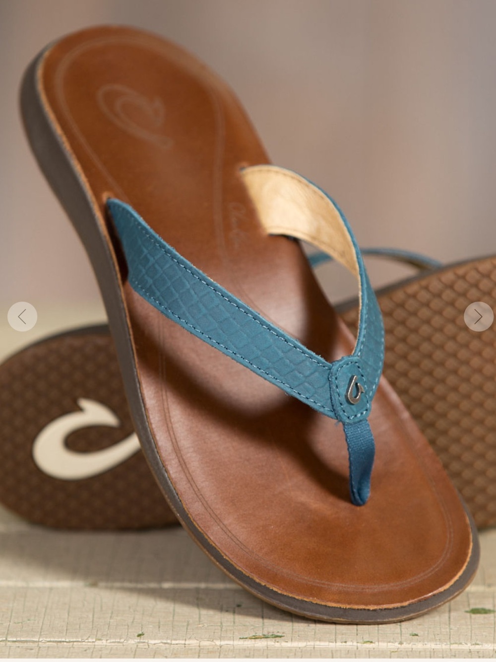 Olukai Ladies Pua Leather Sandals in Oceans Bean. Size 10. NWT.